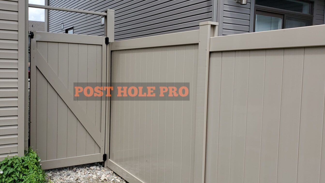 "6' PVC/Vinyl privacy fence installation"