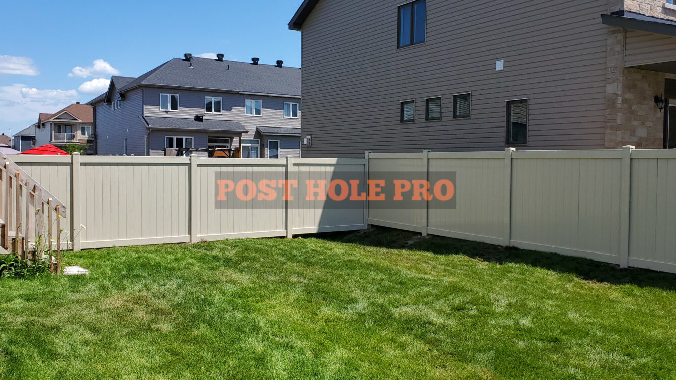 "6' PVC/Vinyl privacy fence installation"