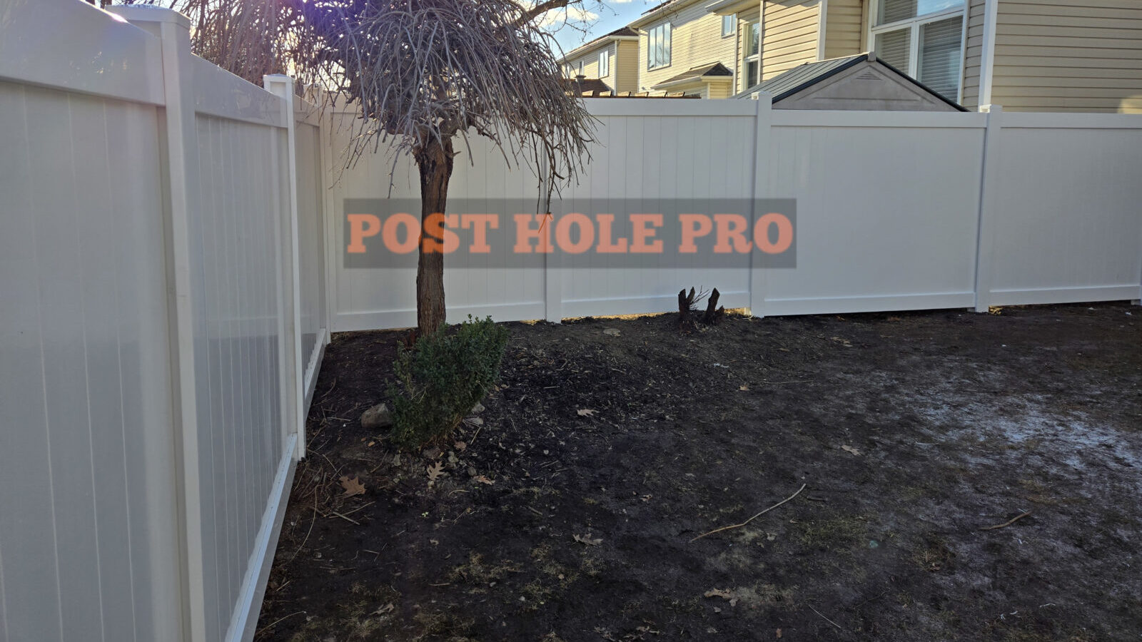 "6' PVC/Vinyl privacy fence installation"