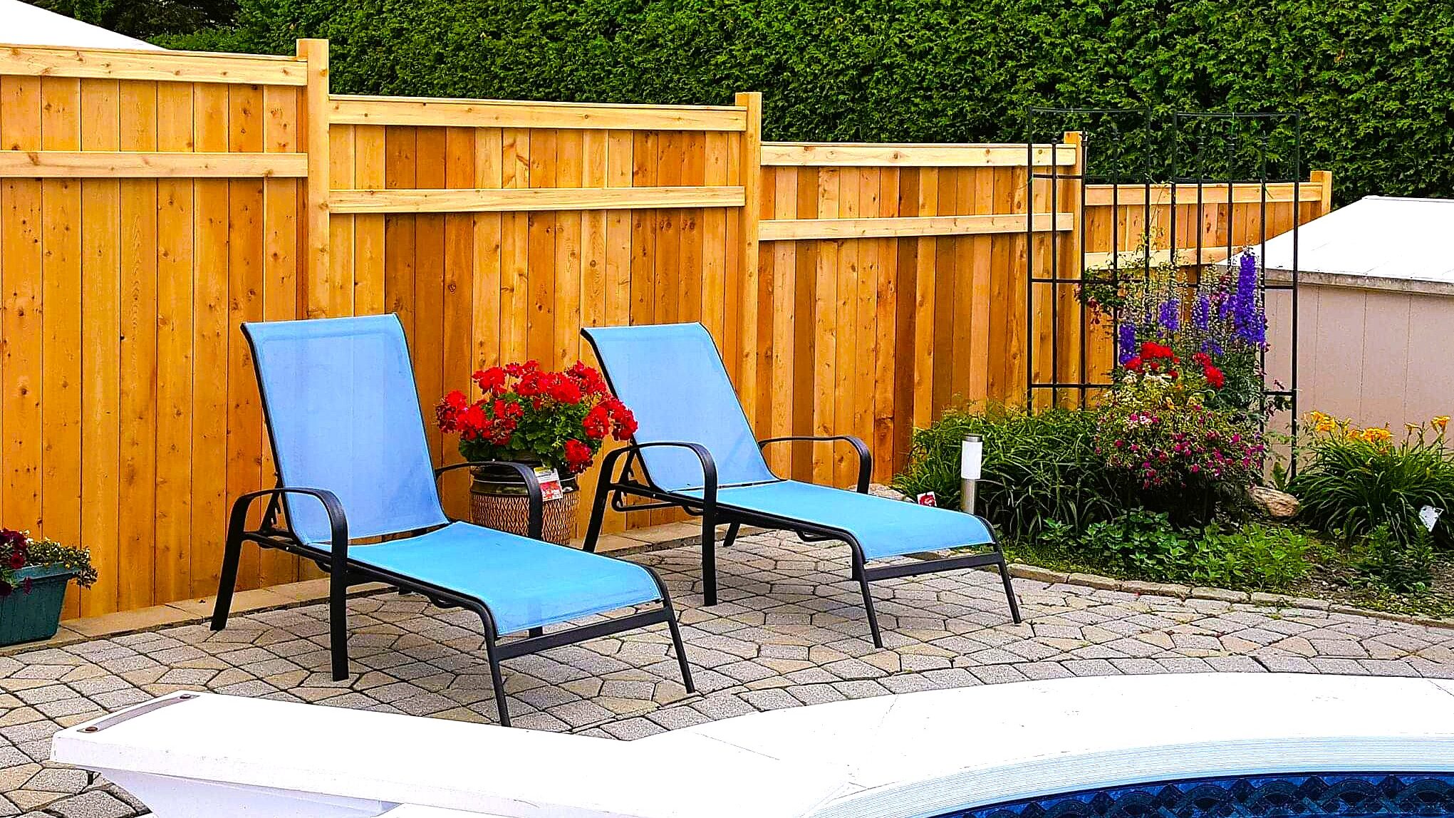 "custom wood fence installation Ottawa"